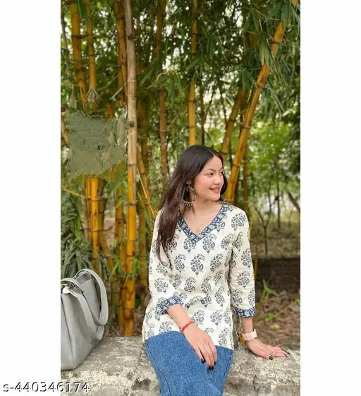 Women Trending Rayon Printed Short Kurta