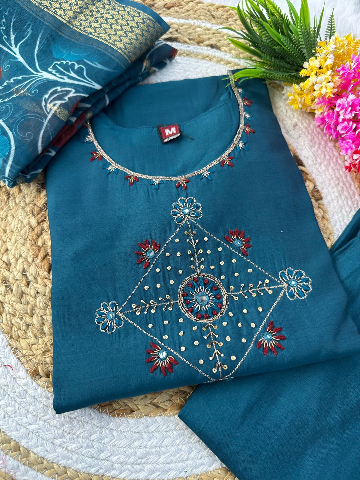 🔥 *Supper Hit Kurti Pair*🔥
*Top* : Roman silk With Cotton inner with hand work