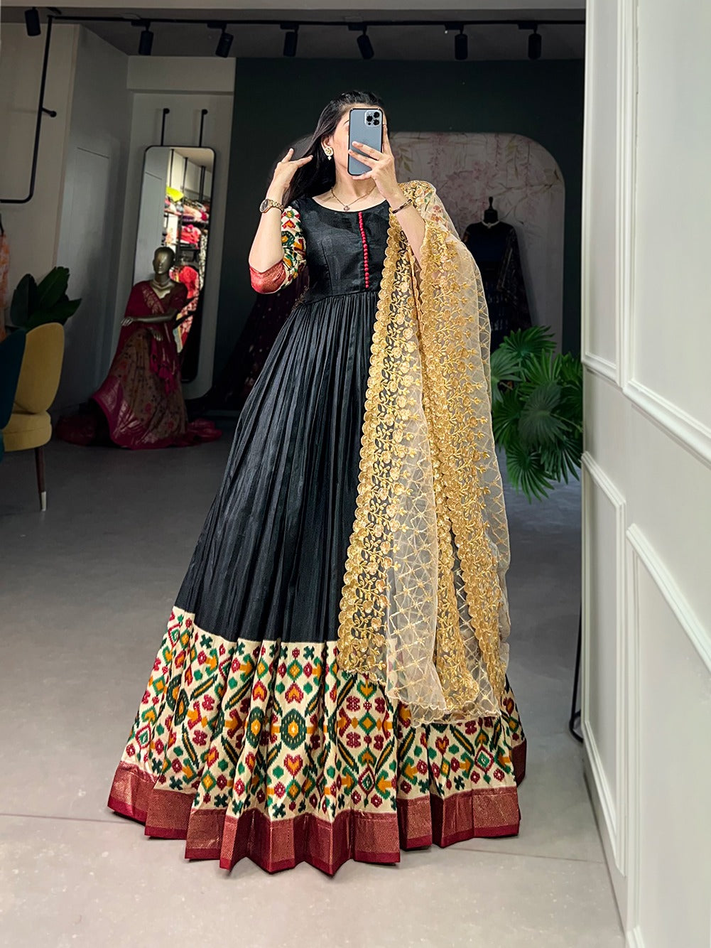 New Dolla Silk Fabric Gown Trending item