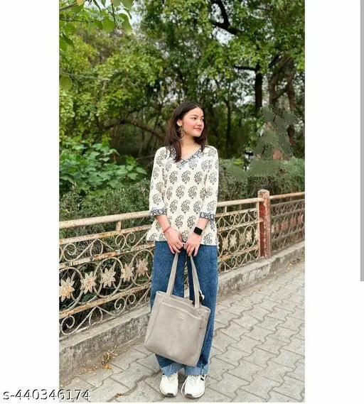 Women Trending Rayon Printed Short Kurta