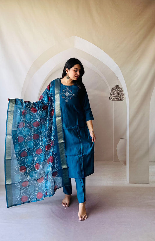 🔥 *Supper Hit Kurti Pair*🔥

*Top* : Roman silk With Cotton inner with hand work