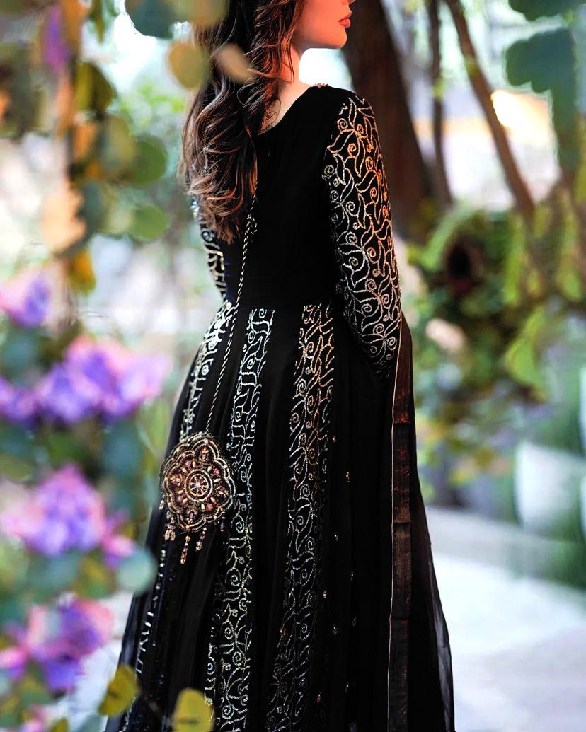 *❤️💐 PRESENTING NEW DESIGNER 2 PIS GOWN IN GOOD QUALITY GEORGETTE FABRIC & WITH BEAUTIFUL SEQUINS EMBROIDERY WORK💐❤️*