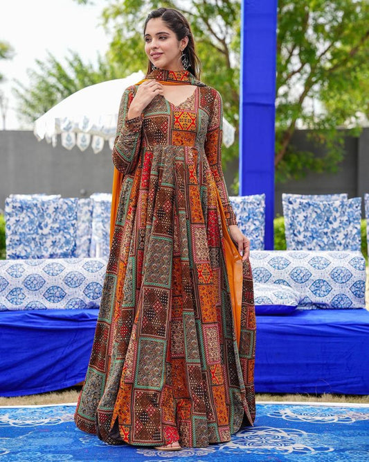 launching New 💃🏻 Multipal Colorfull 😘😘Maxy gown with dupatta 👠*