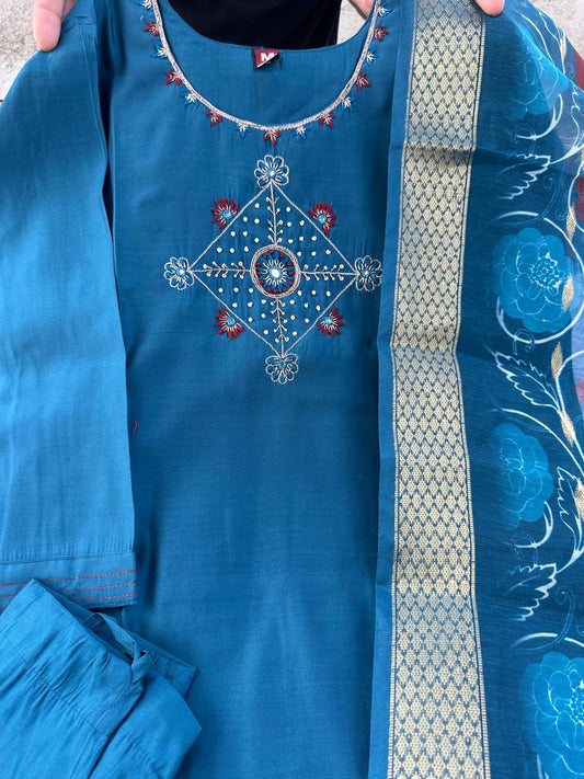 🔥 *Supper Hit Kurti Pair*🔥

*Top* : Roman silk With Cotton inner with hand work
