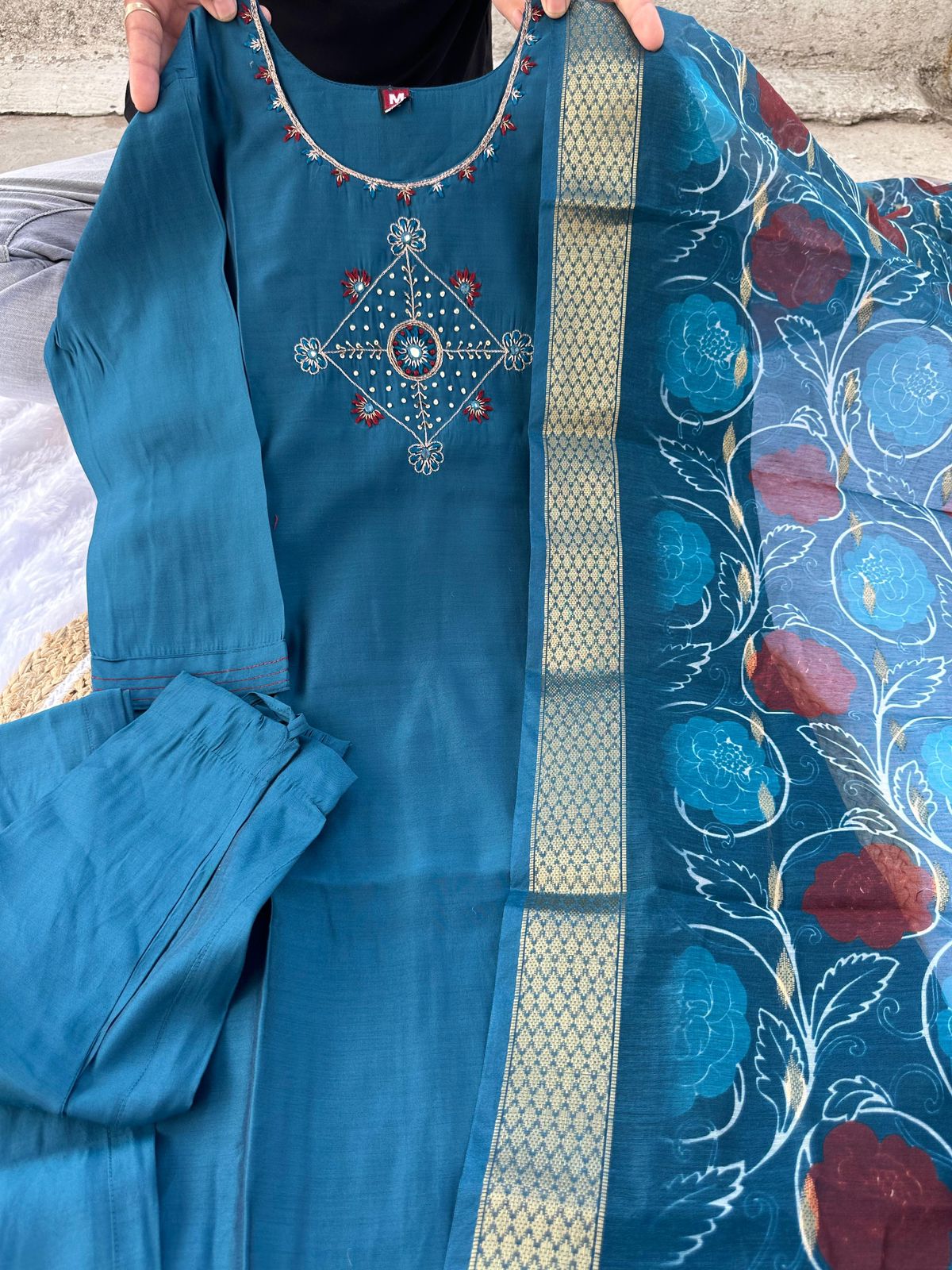 🔥 *Supper Hit Kurti Pair*🔥

*Top* : Roman silk With Cotton inner with hand work