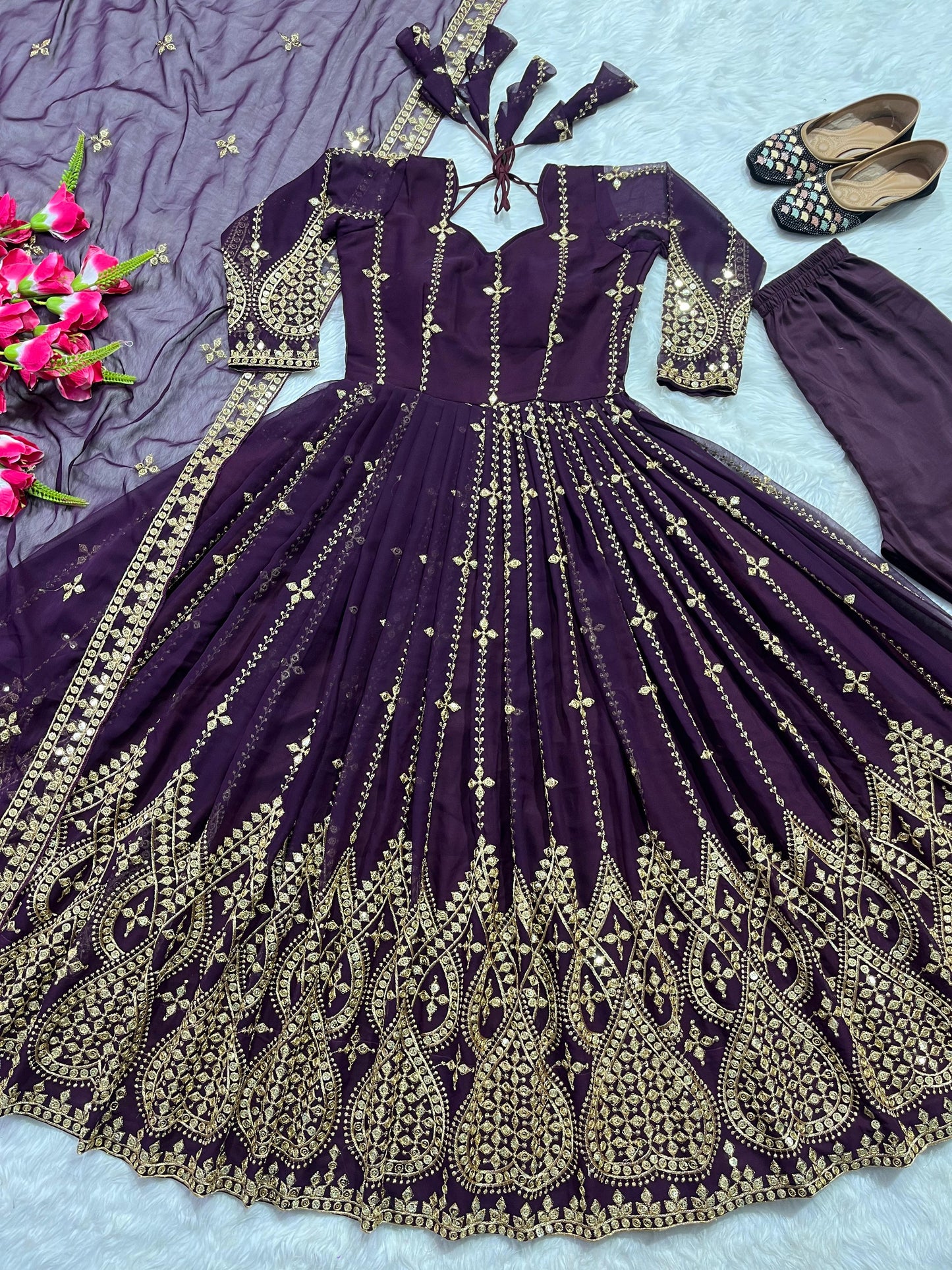 💕 *Presenting New Đěsigner Anarkali Suit In New Fancy Style*👌💕